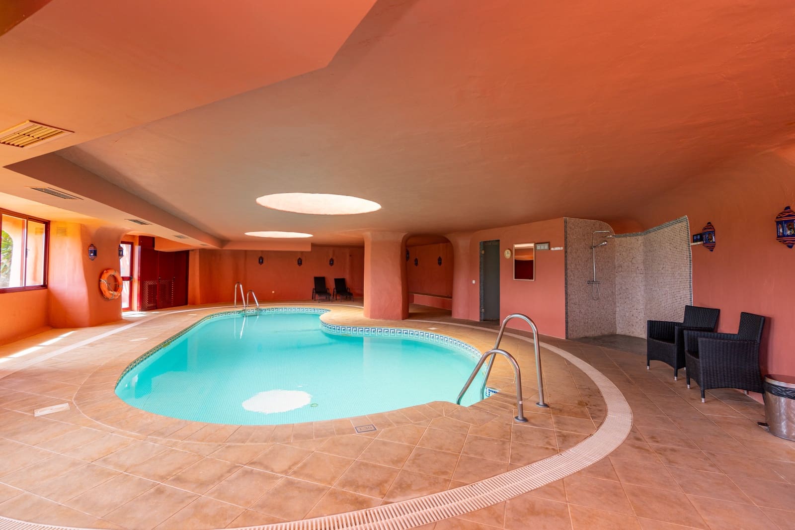 2 bedroom Apartment for sale in Estepona with pool garage - € 750,000 (Ref: 9726040)