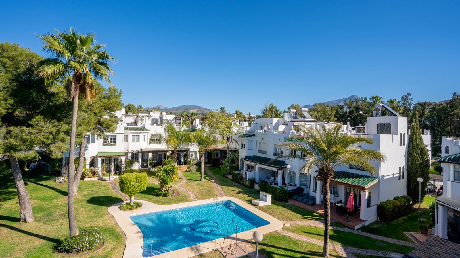 3 quarto Moradia para venda em Marbella com piscina garagem - 520 000 € (Ref: 9726044)