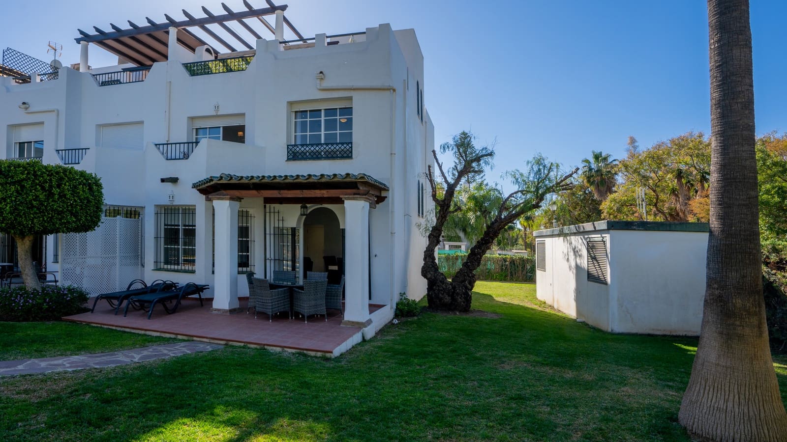 3 quarto Moradia para venda em Marbella com piscina garagem - 520 000 € (Ref: 9726044)