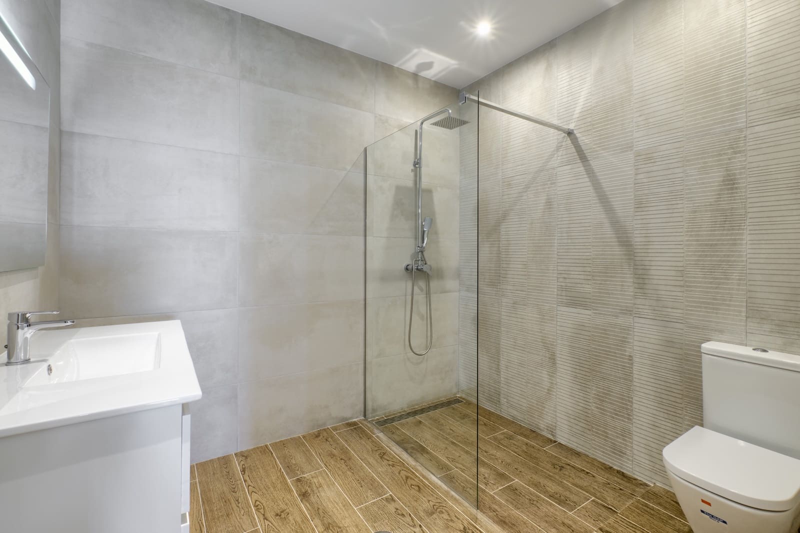 3 chambre Appartement à vendre à Estepona avec piscine garage - 719 000 € (Ref: 9726049)