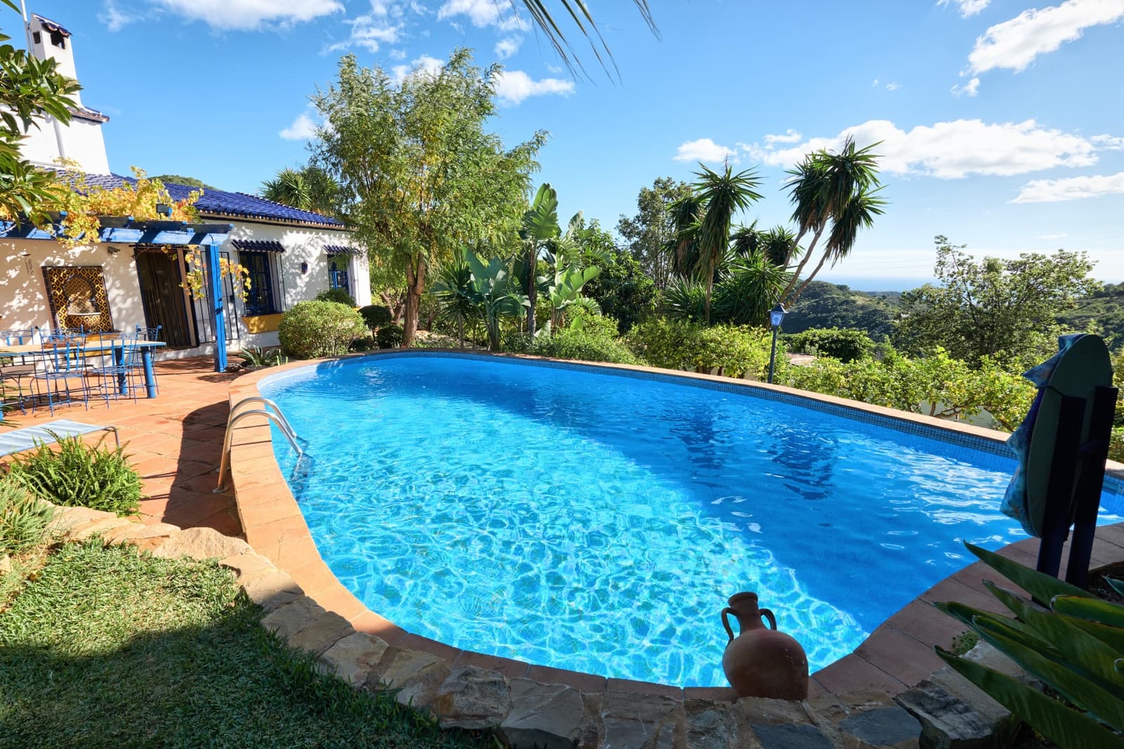 2 Zimmer Villa zu verkaufen in Estepona mit Pool Garage - 695.000 € (Ref: 9726054)