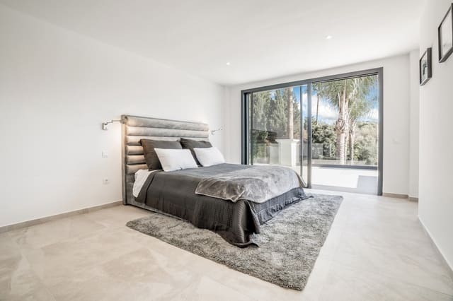 5 soverom Villa til salgs i Marbella med svømmebasseng garasje - € 2 250 000 (Ref: 9726057)