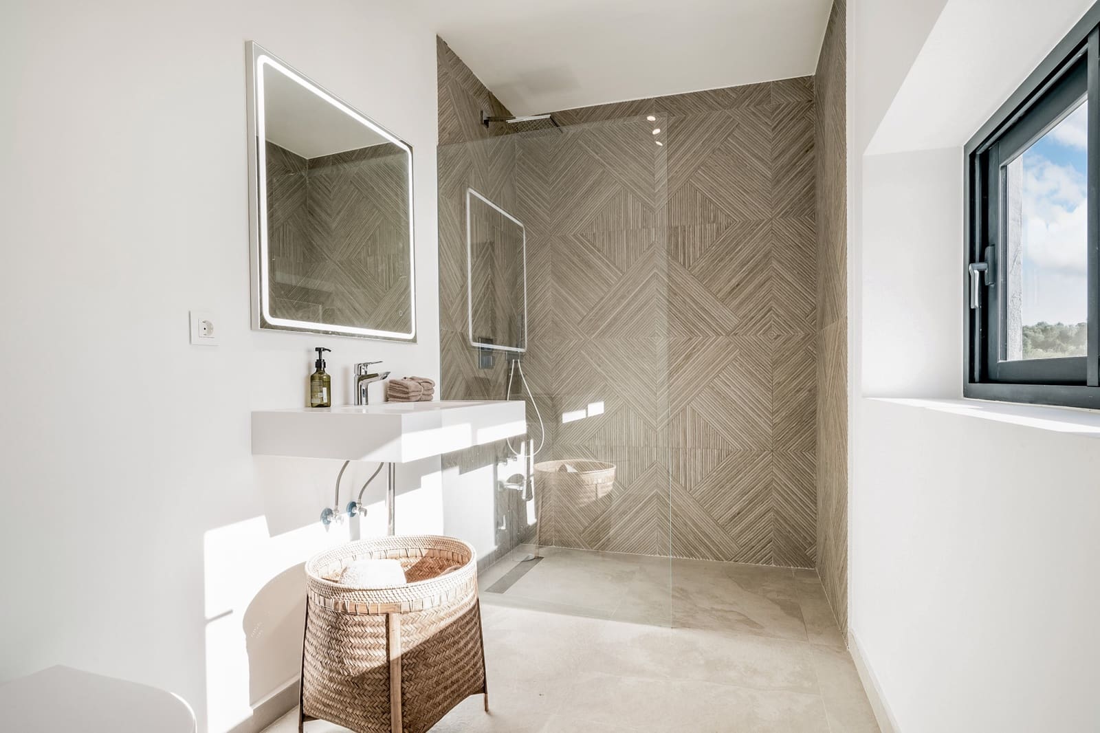 5 soverom Villa til salgs i Marbella med svømmebasseng garasje - € 2 250 000 (Ref: 9726057)