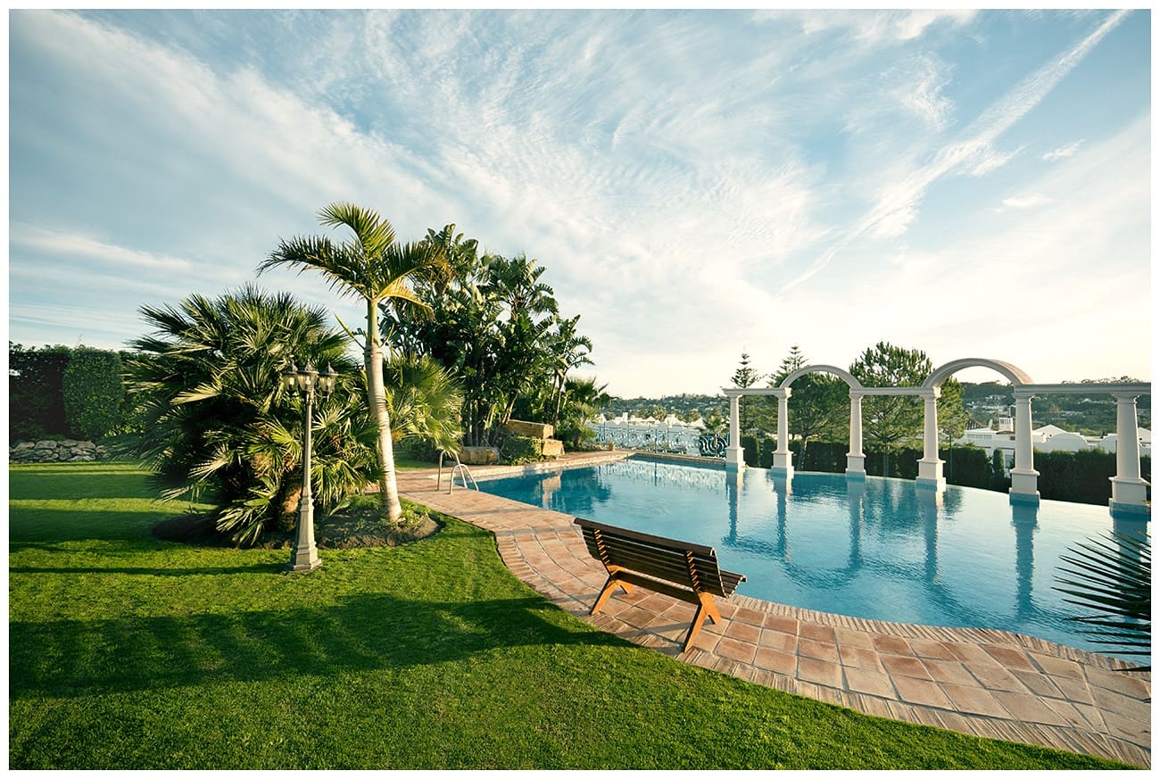 6 Zimmer Villa zu verkaufen in Nueva Andalucia mit Pool Garage - 8.500.000 € (Ref: 9726062)