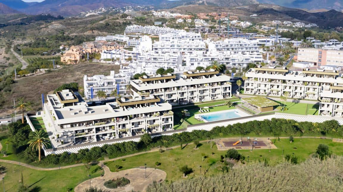 2 bedroom Apartment for sale in Marbella with pool garage - € 299,200 (Ref: 9726098)
