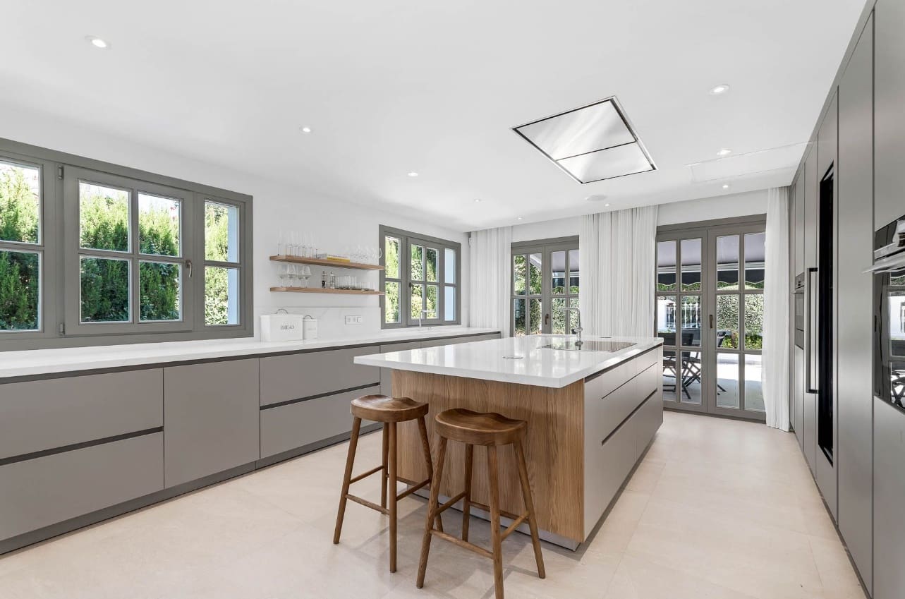 6 slaapkamer Villa te koop in Marbella met zwembad garage - € 3.700.000 (Ref: 9726136)