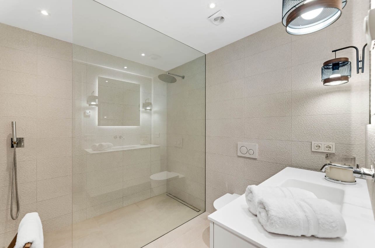 6 slaapkamer Villa te koop in Marbella met zwembad garage - € 3.700.000 (Ref: 9726136)