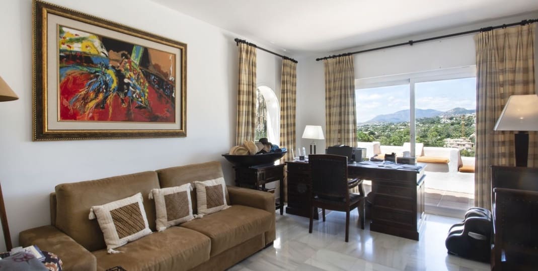 5 bedroom Villa for sale in Marbella with pool garage - € 3,500,000 (Ref: 9726137)