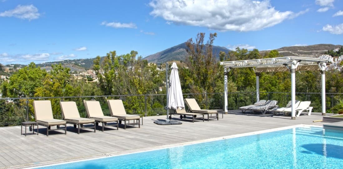 5 bedroom Villa for sale in Marbella with pool garage - € 3,500,000 (Ref: 9726137)