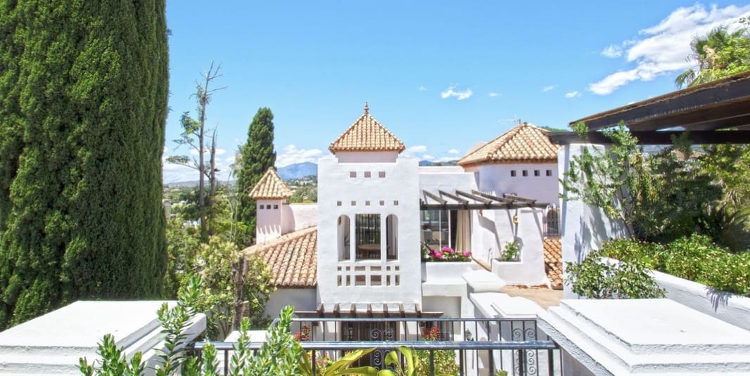 5 bedroom Villa for sale in Marbella with pool garage - € 3,500,000 (Ref: 9726137)