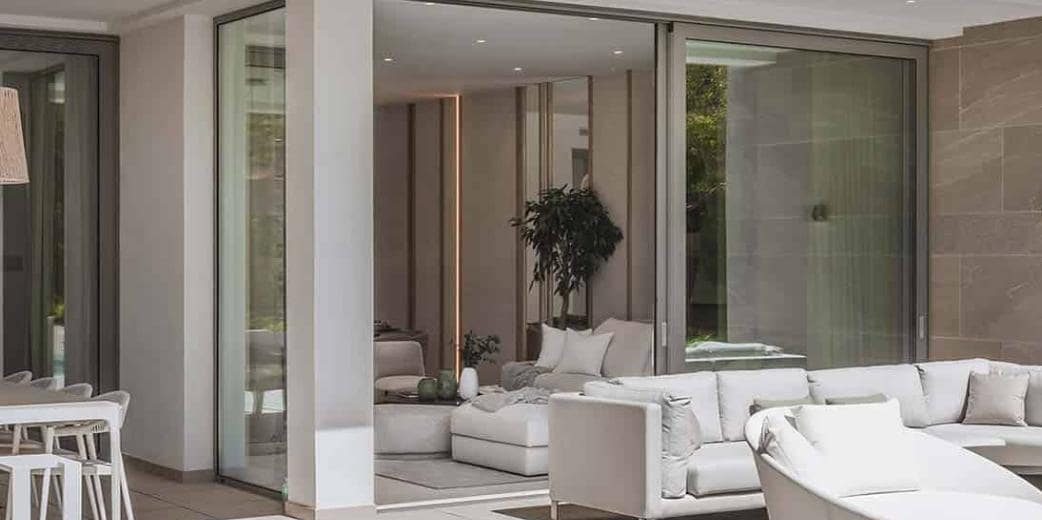 5 sypialnia Willa na sprzedaż w Marbella z basenem garażem - 2 295 000 € (Ref: 9726142)