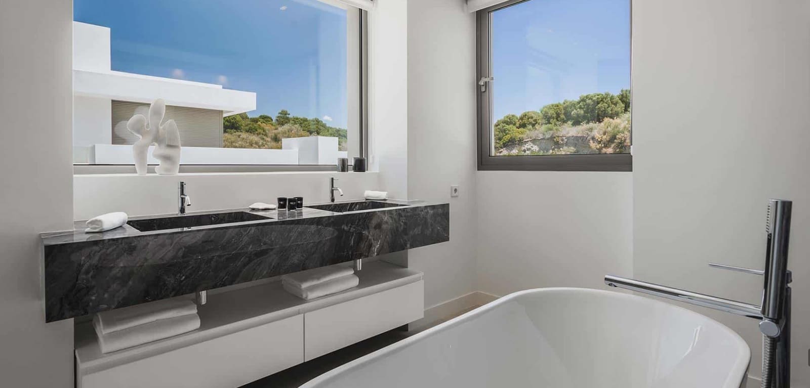 5 sypialnia Willa na sprzedaż w Marbella z basenem garażem - 2 295 000 € (Ref: 9726142)