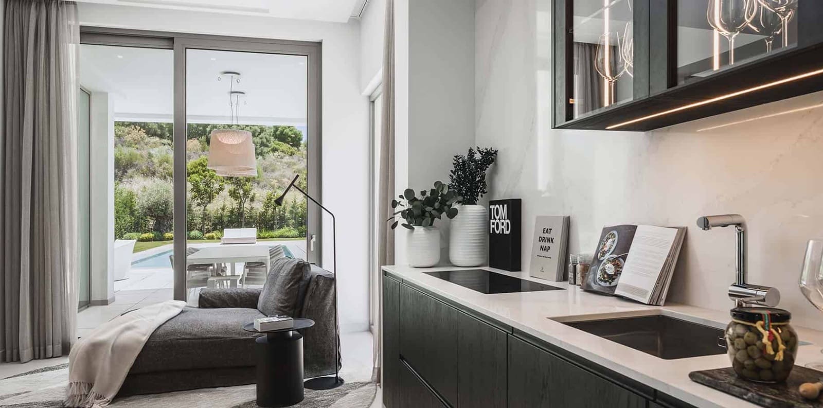 5 sypialnia Willa na sprzedaż w Marbella z basenem garażem - 2 295 000 € (Ref: 9726142)