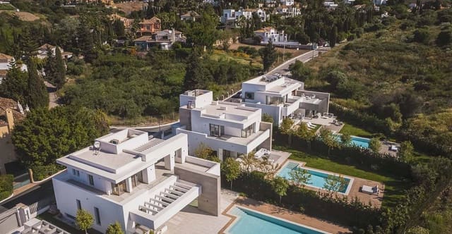 5 sypialnia Willa na sprzedaż w Marbella z basenem garażem - 2 295 000 € (Ref: 9726142)