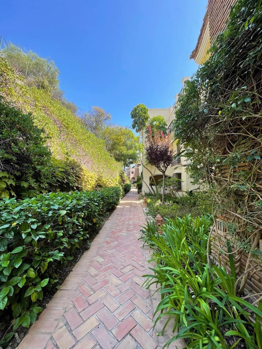 2 soveværelse Lejlighed til salg i Marbella med swimmingpool garage - € 450.000 (Ref: 9726144)