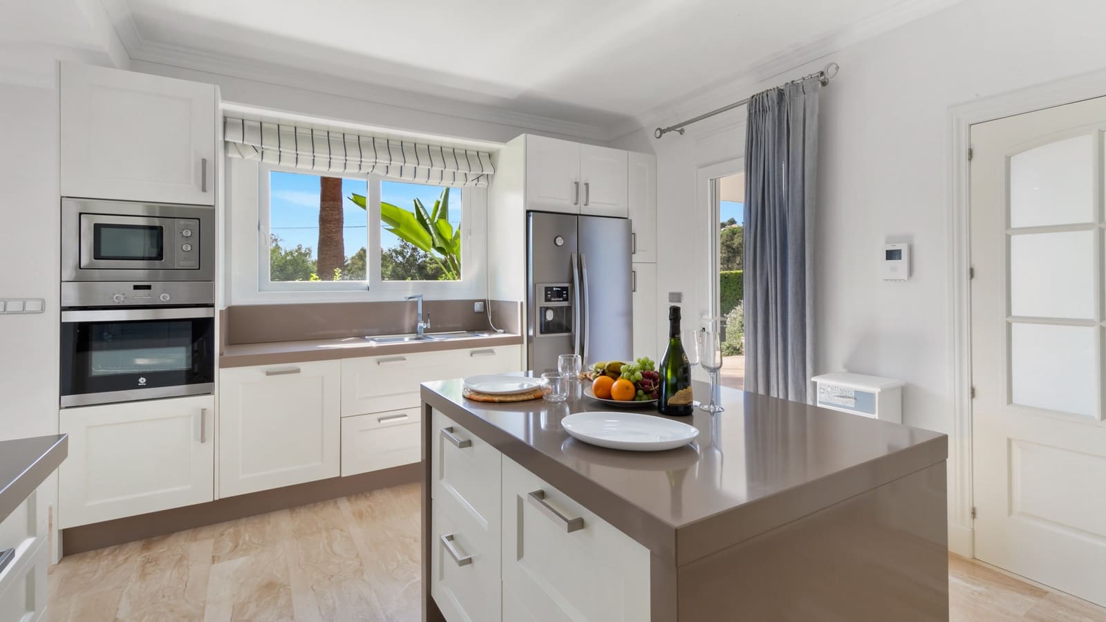 4 quarto Moradia para venda em Marbella com piscina garagem - 1 950 000 € (Ref: 9726146)