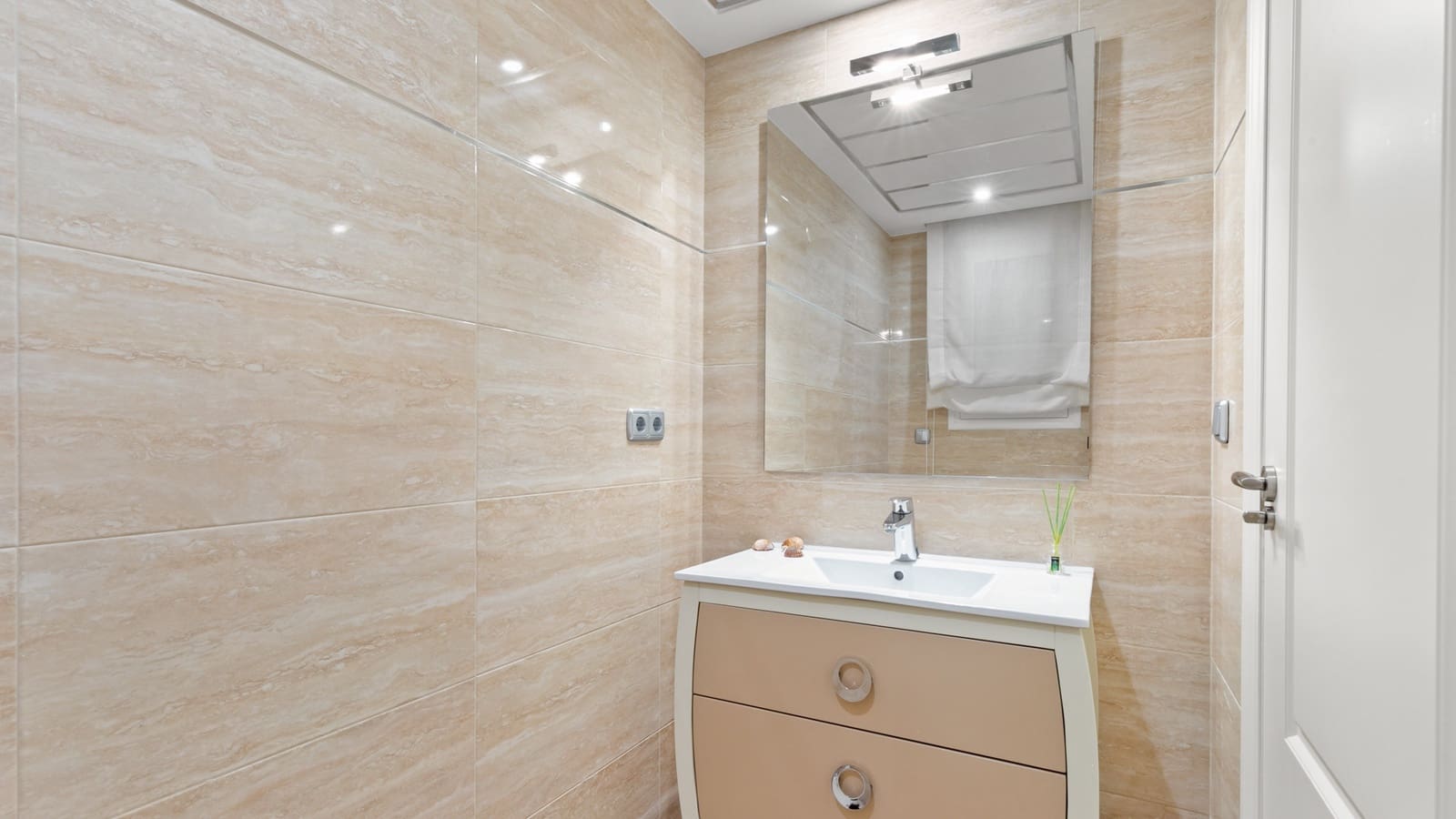 4 quarto Moradia para venda em Marbella com piscina garagem - 1 950 000 € (Ref: 9726146)