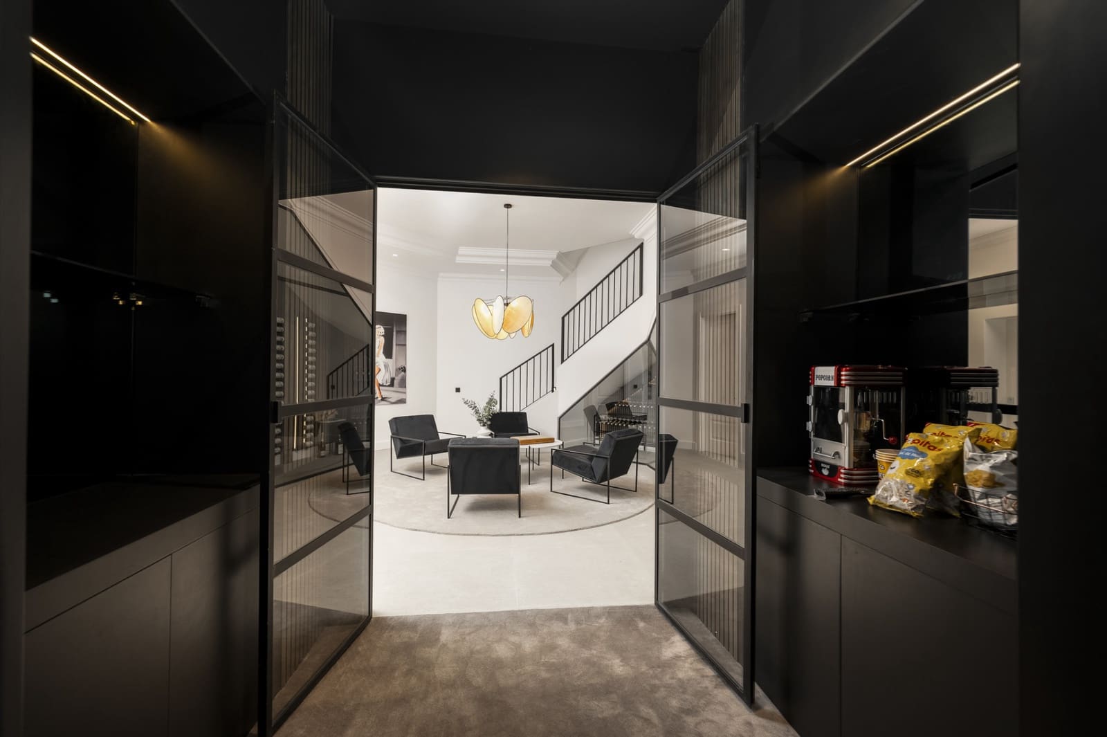 6 bedroom Villa for sale in Marbella with pool garage - € 9,950,000 (Ref: 9726147)