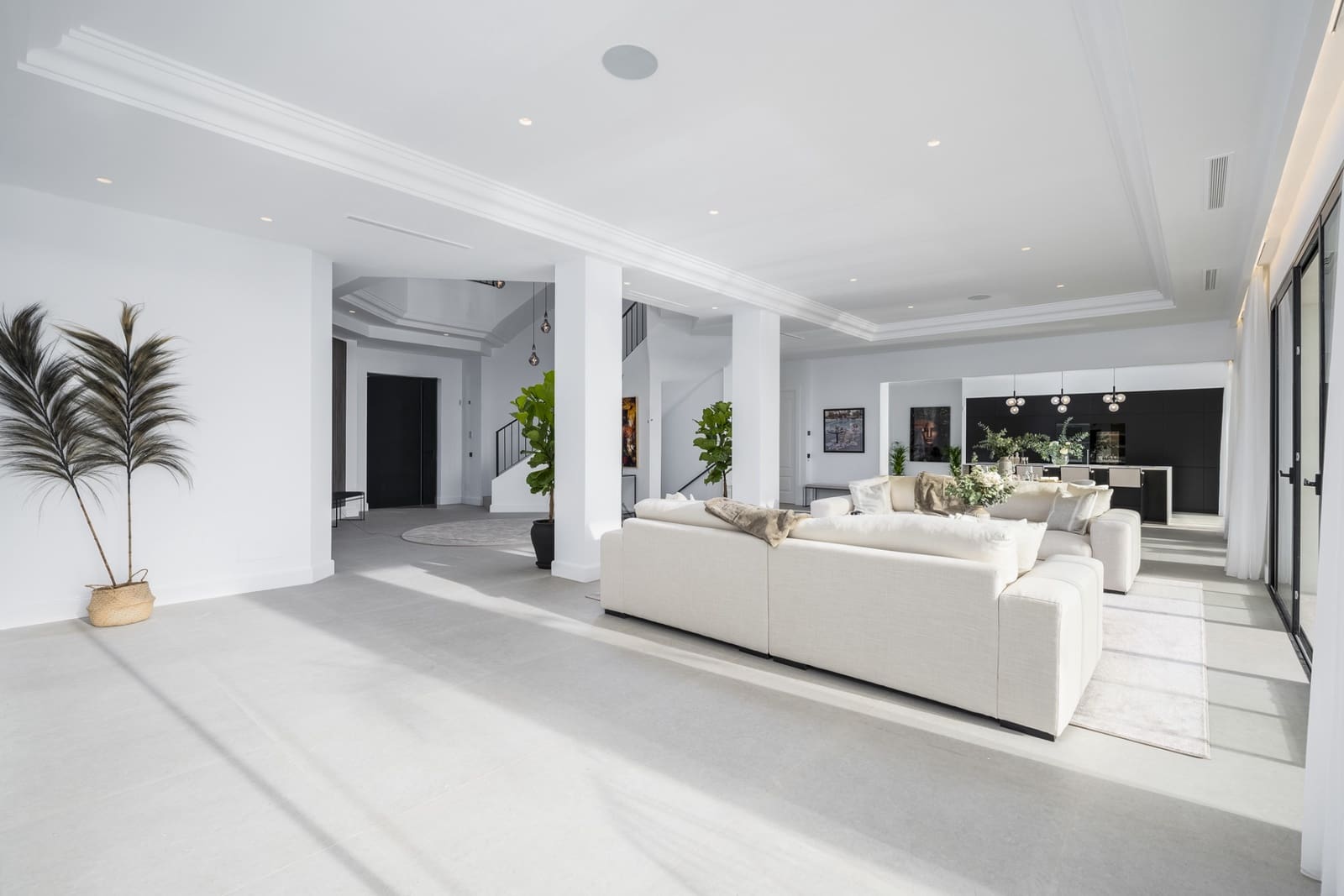 6 bedroom Villa for sale in Marbella with pool garage - € 9,950,000 (Ref: 9726147)