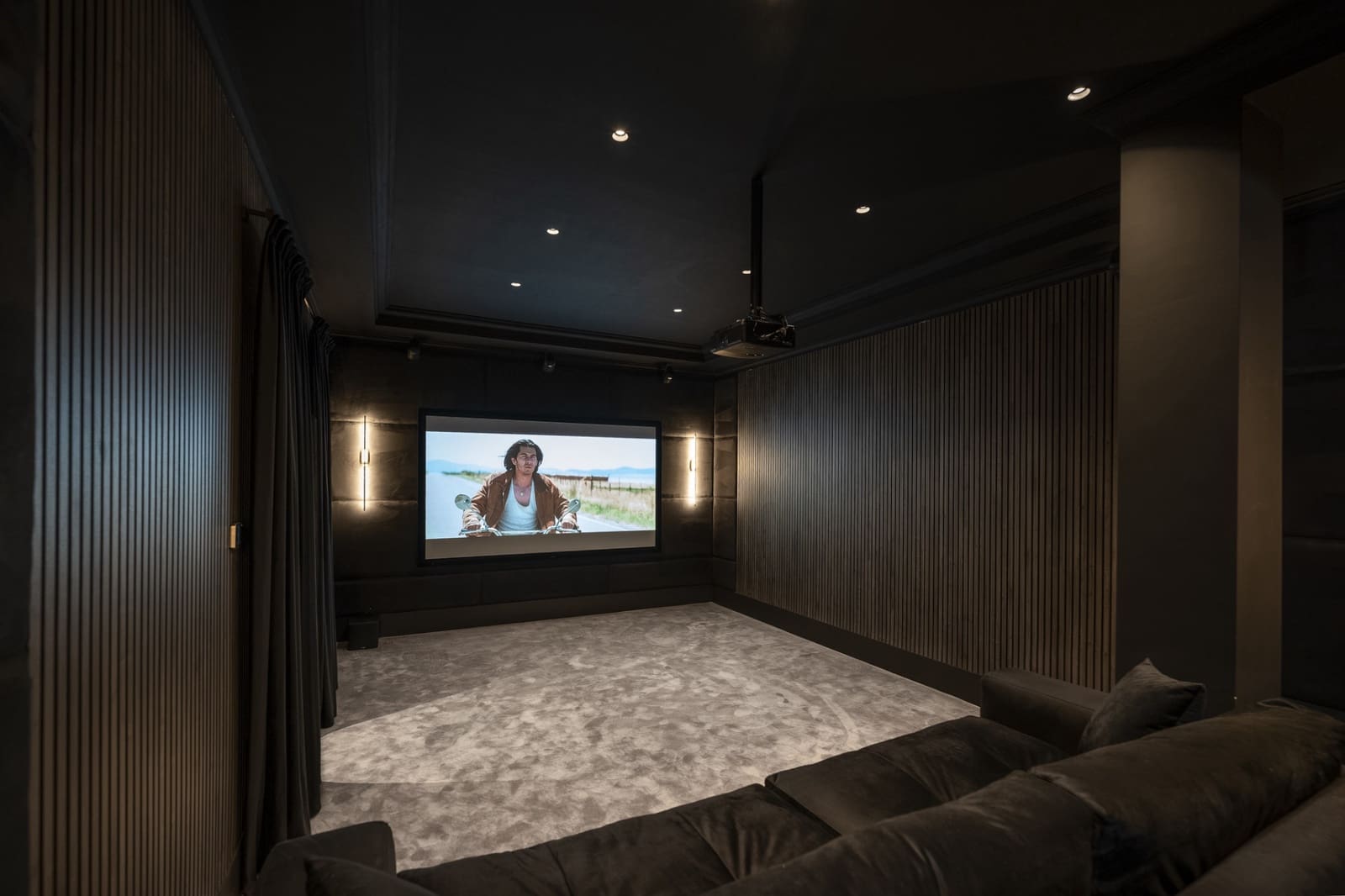 6 bedroom Villa for sale in Marbella with pool garage - € 9,950,000 (Ref: 9726147)