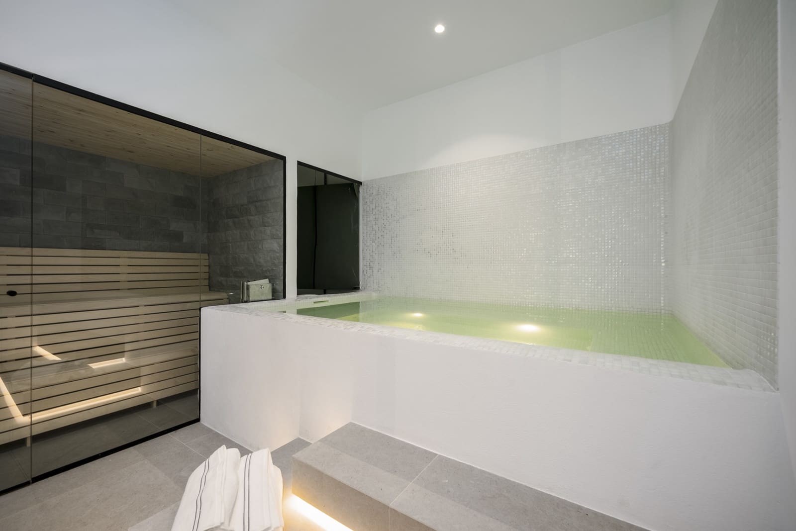 6 bedroom Villa for sale in Marbella with pool garage - € 9,950,000 (Ref: 9726147)