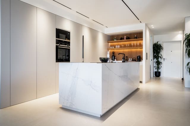 3 chambre Appartement à vendre à Marbella avec piscine garage - 995 000 € (Ref: 9726148)