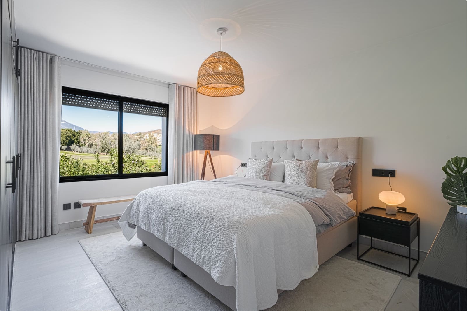 5 bedroom Villa for sale in Marbella with pool garage - € 2,295,000 (Ref: 9726149)