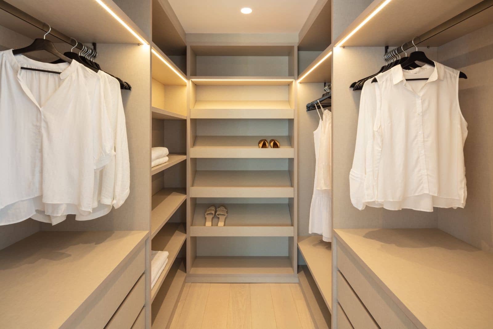 4 bedroom Apartment for sale in Marbella with pool garage - € 3,750,000 (Ref: 9726153)