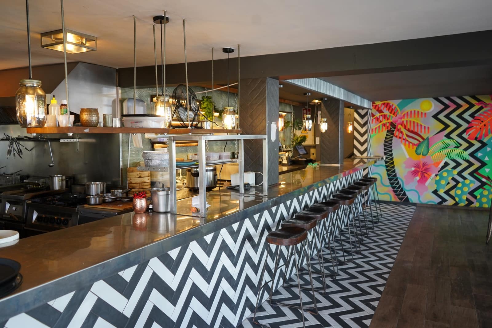 Restaurant/Bar til salgs i Nueva Andalucia - € 545 000 (Ref: 9855432)
