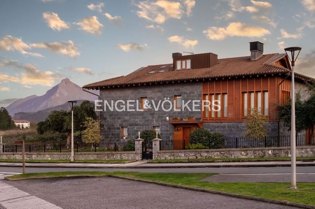 5 soveværelse Villa til salg i Olaberria med swimmingpool garage - € 1.750.000 (Ref: 9092622)