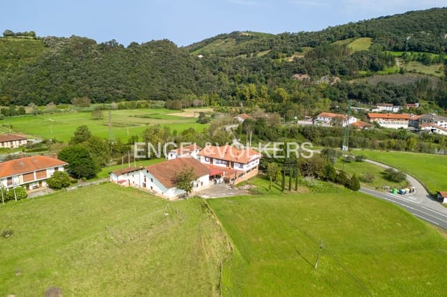 6 soveværelse Finca/Landehus til salg i Zumaia med garage - € 450.000 (Ref: 9092659)