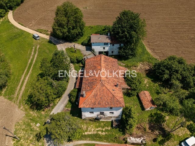 5 soveværelse Finca/Landehus til salg i Orendain med garage - € 450.000 (Ref: 9099702)