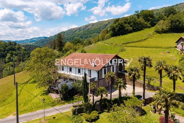 5 soveværelse Villa til salg i Berastegi med garage - € 696.000 (Ref: 9168096)