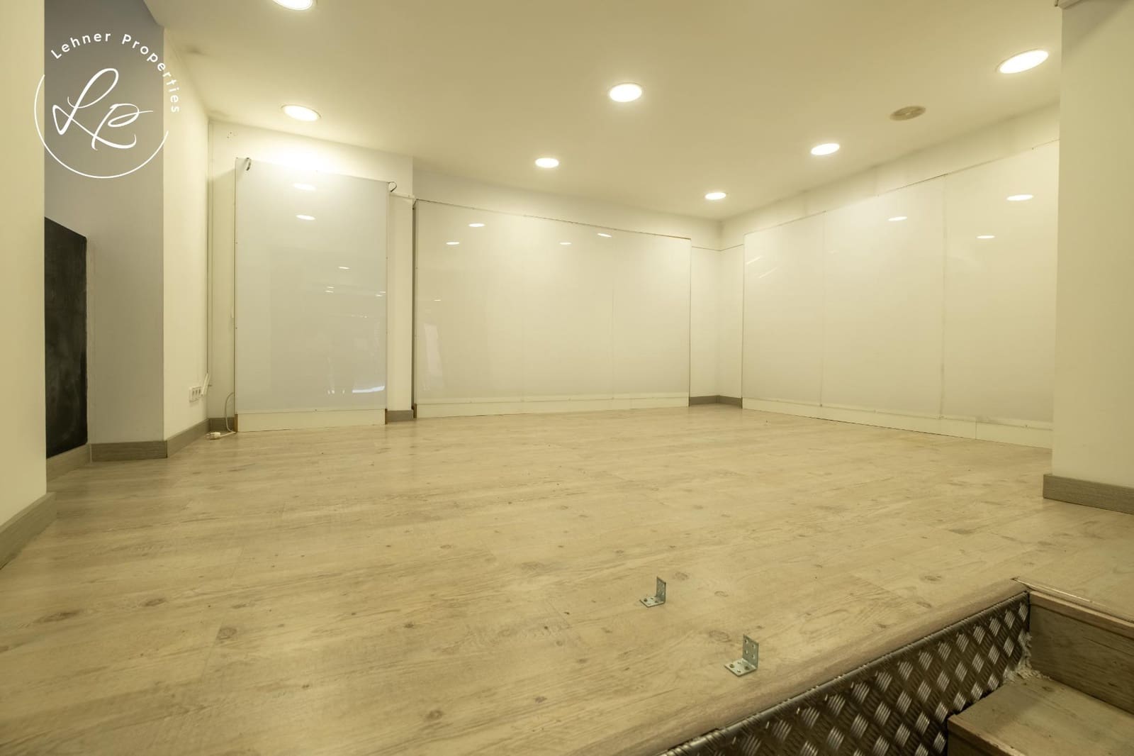 6 bedroom Commercial for sale in Olot - € 130,000 (Ref: 10015597)