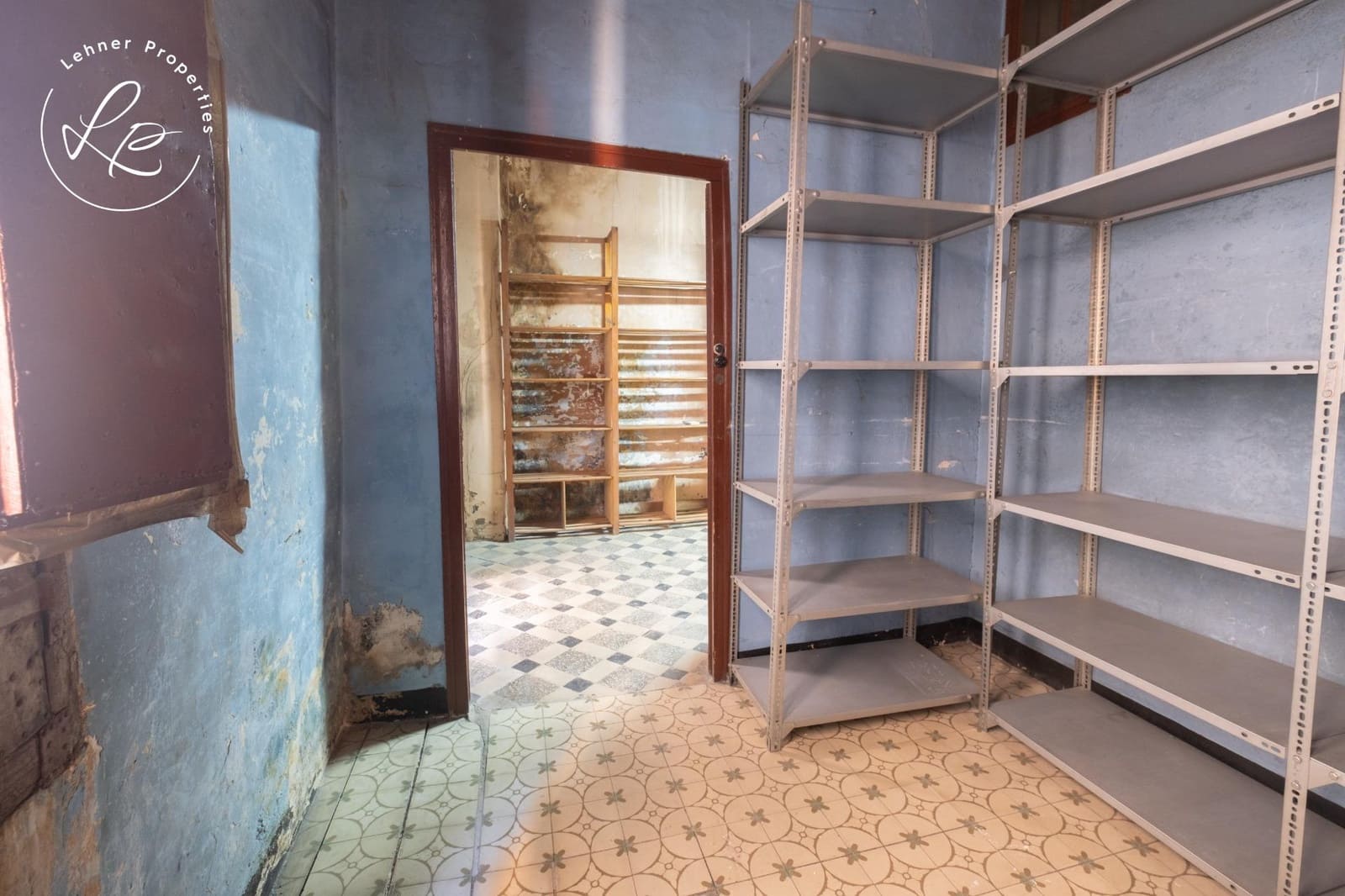 6 bedroom Commercial for sale in Olot - € 130,000 (Ref: 10015597)