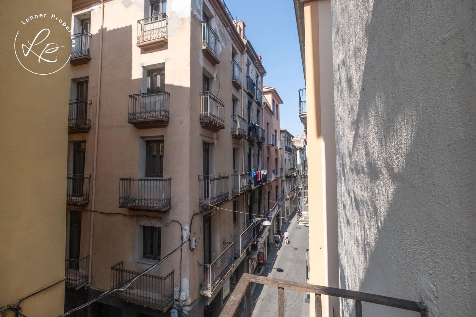 6 bedroom Commercial for sale in Olot - € 130,000 (Ref: 10015597)