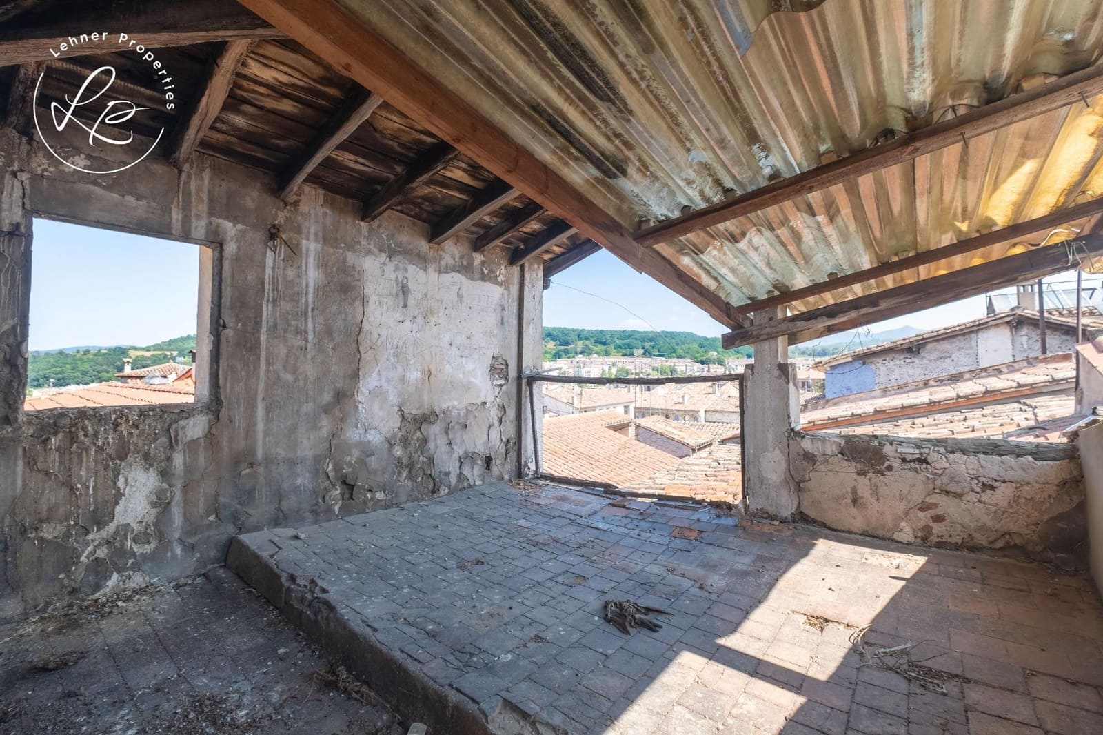 6 bedroom Commercial for sale in Olot - € 130,000 (Ref: 10015597)