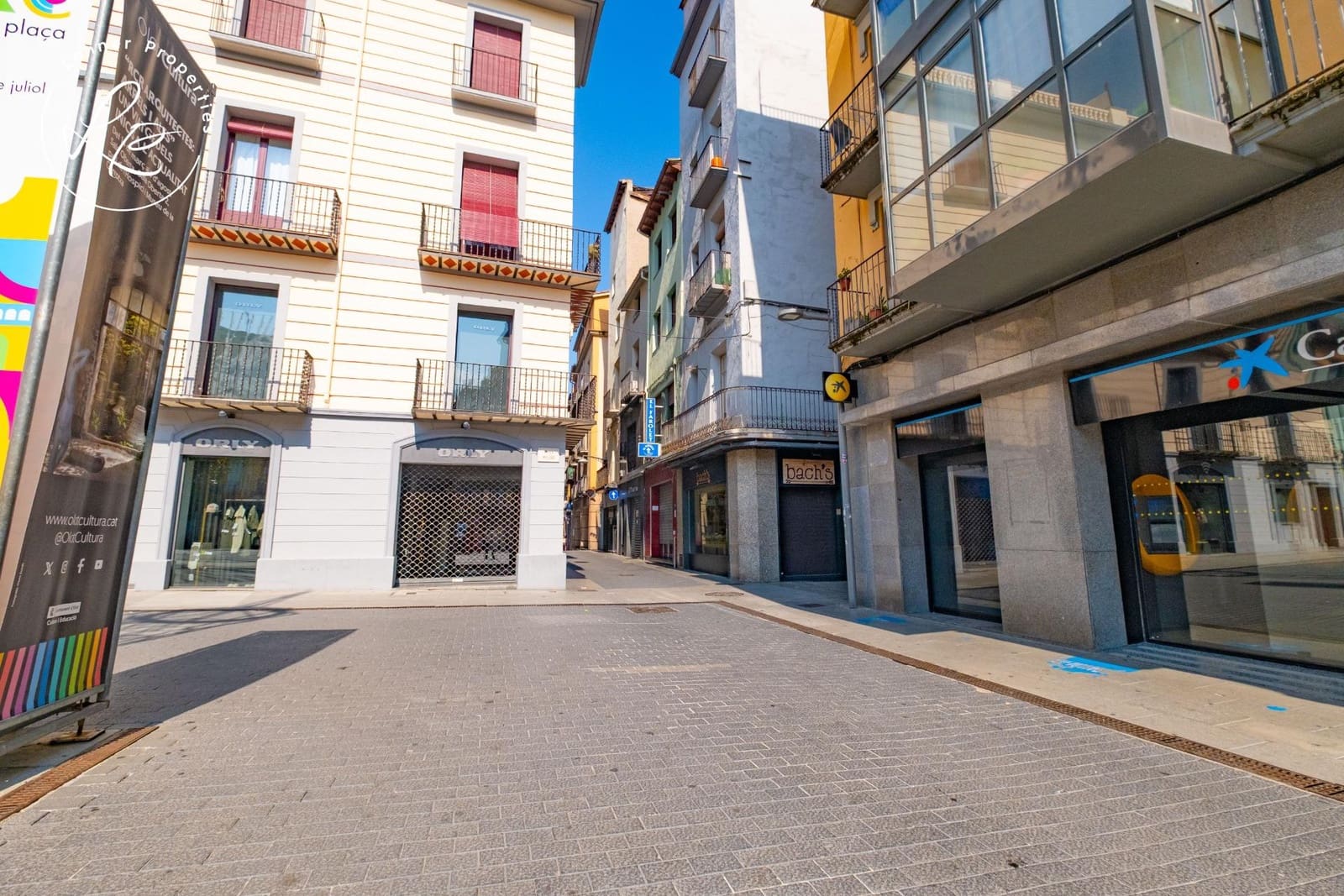 6 bedroom Commercial for sale in Olot - € 130,000 (Ref: 10015597)