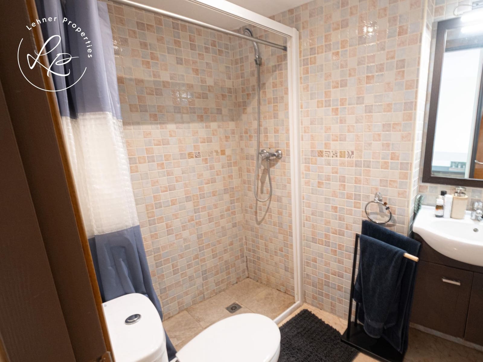 6 chambre Villa/Maison à vendre à Olot avec garage - 990 000 € (Ref: 10041144)