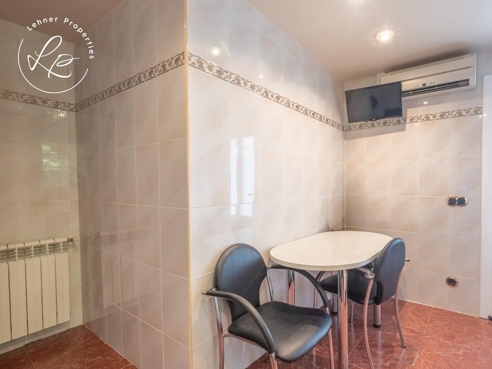 6 chambre Villa/Maison à vendre à Olot avec garage - 990 000 € (Ref: 10041144)