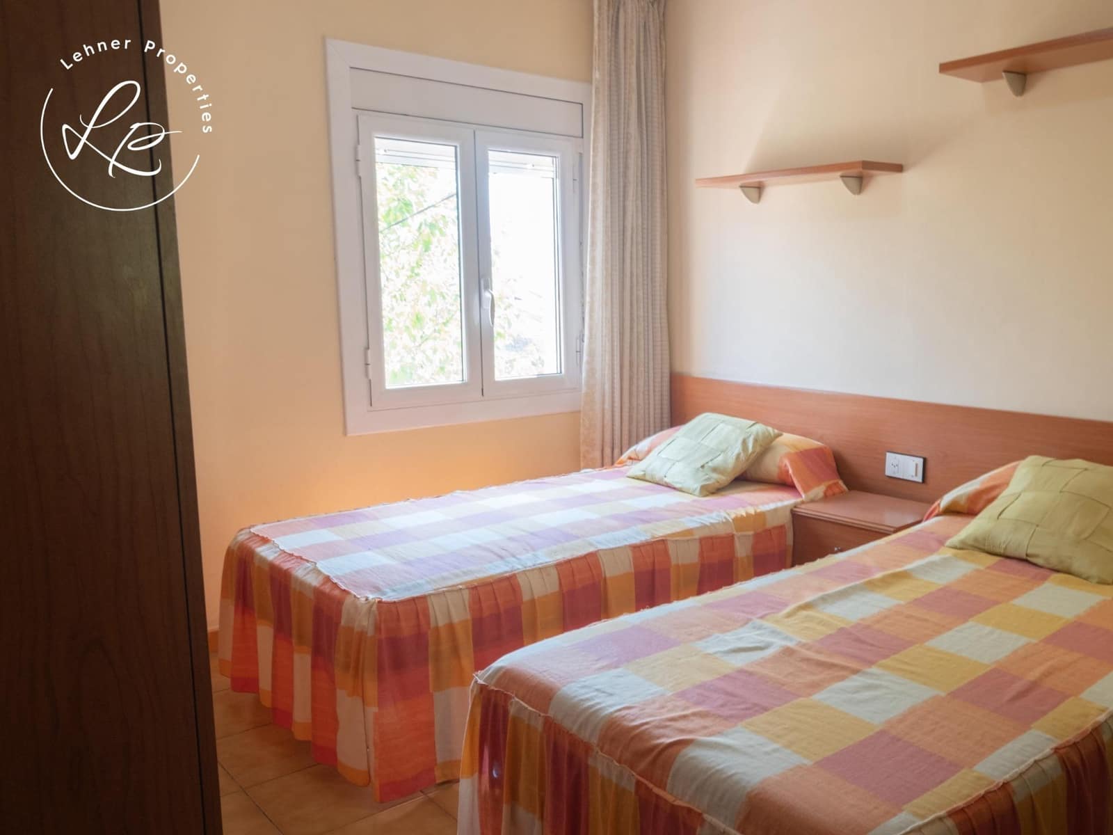 6 chambre Villa/Maison à vendre à Olot avec garage - 990 000 € (Ref: 10041144)