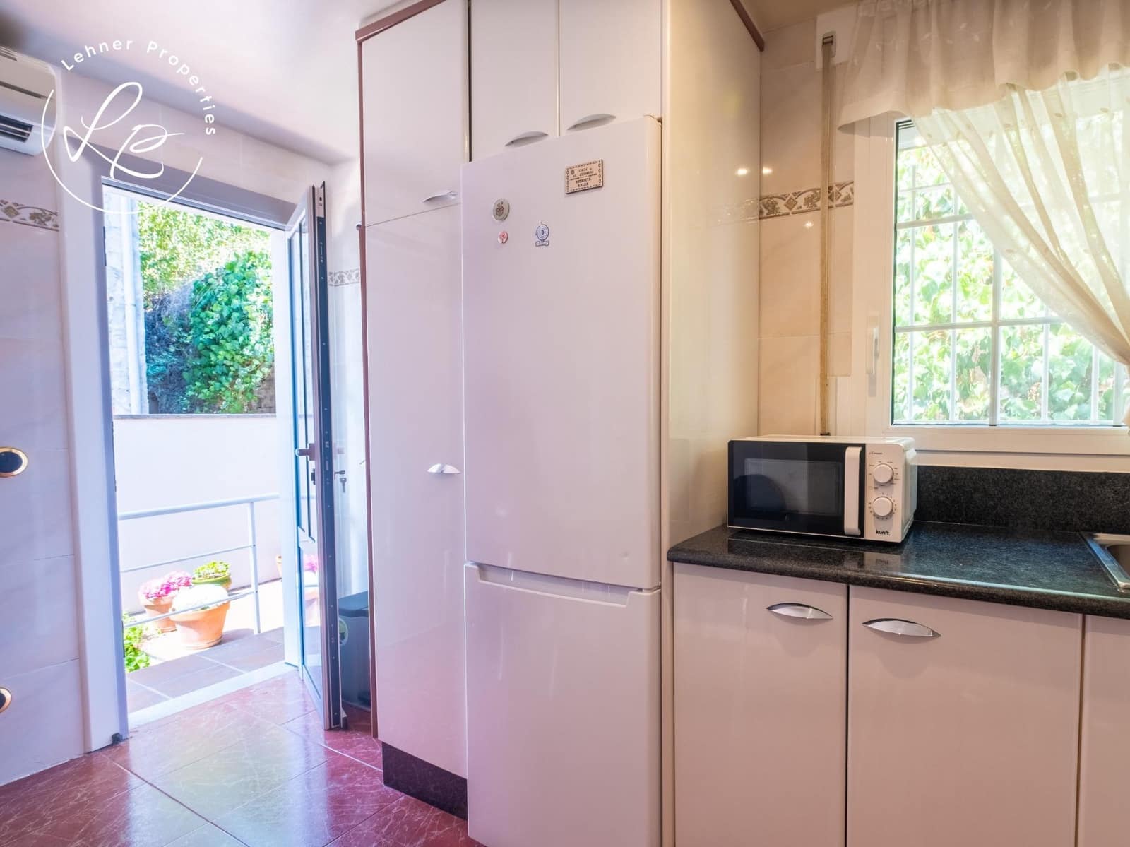 6 chambre Villa/Maison à vendre à Olot avec garage - 990 000 € (Ref: 10041144)
