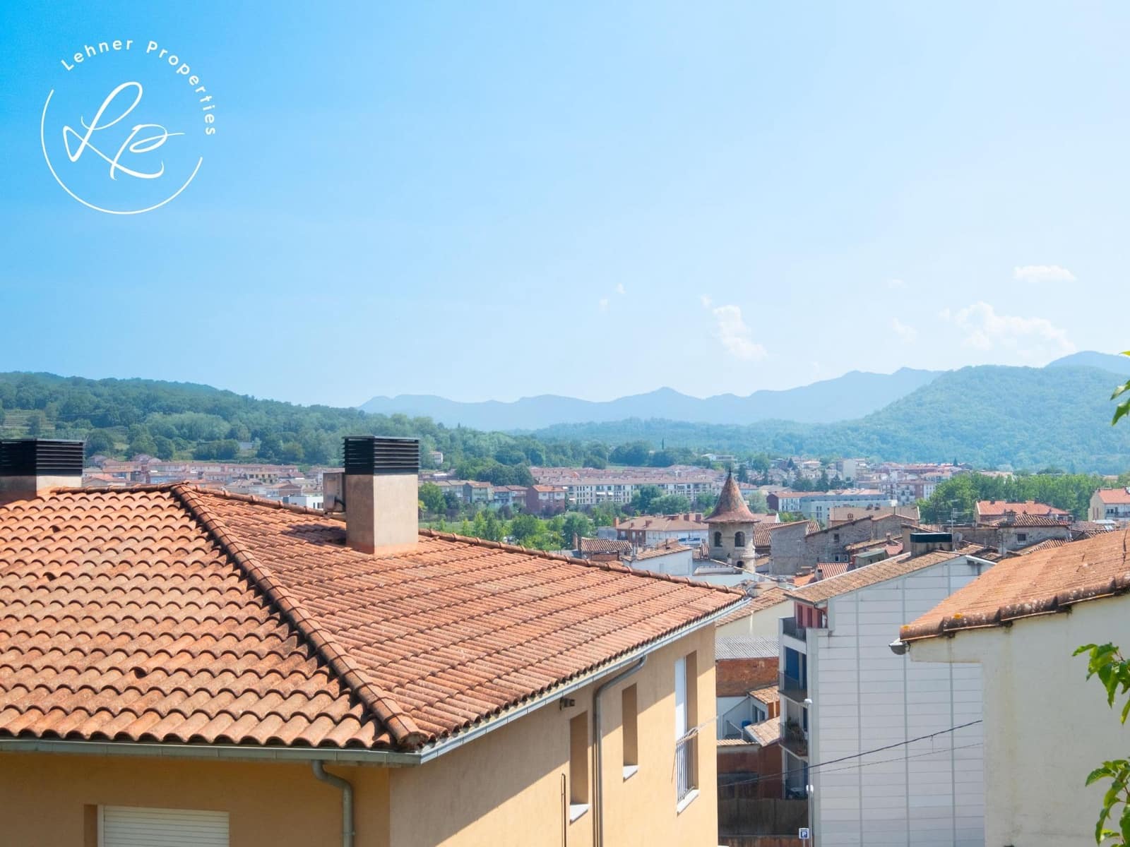 6 chambre Villa/Maison à vendre à Olot avec garage - 990 000 € (Ref: 10041144)