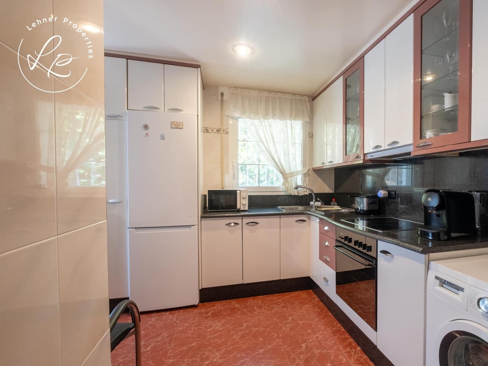 6 chambre Villa/Maison à vendre à Olot avec garage - 990 000 € (Ref: 10041144)