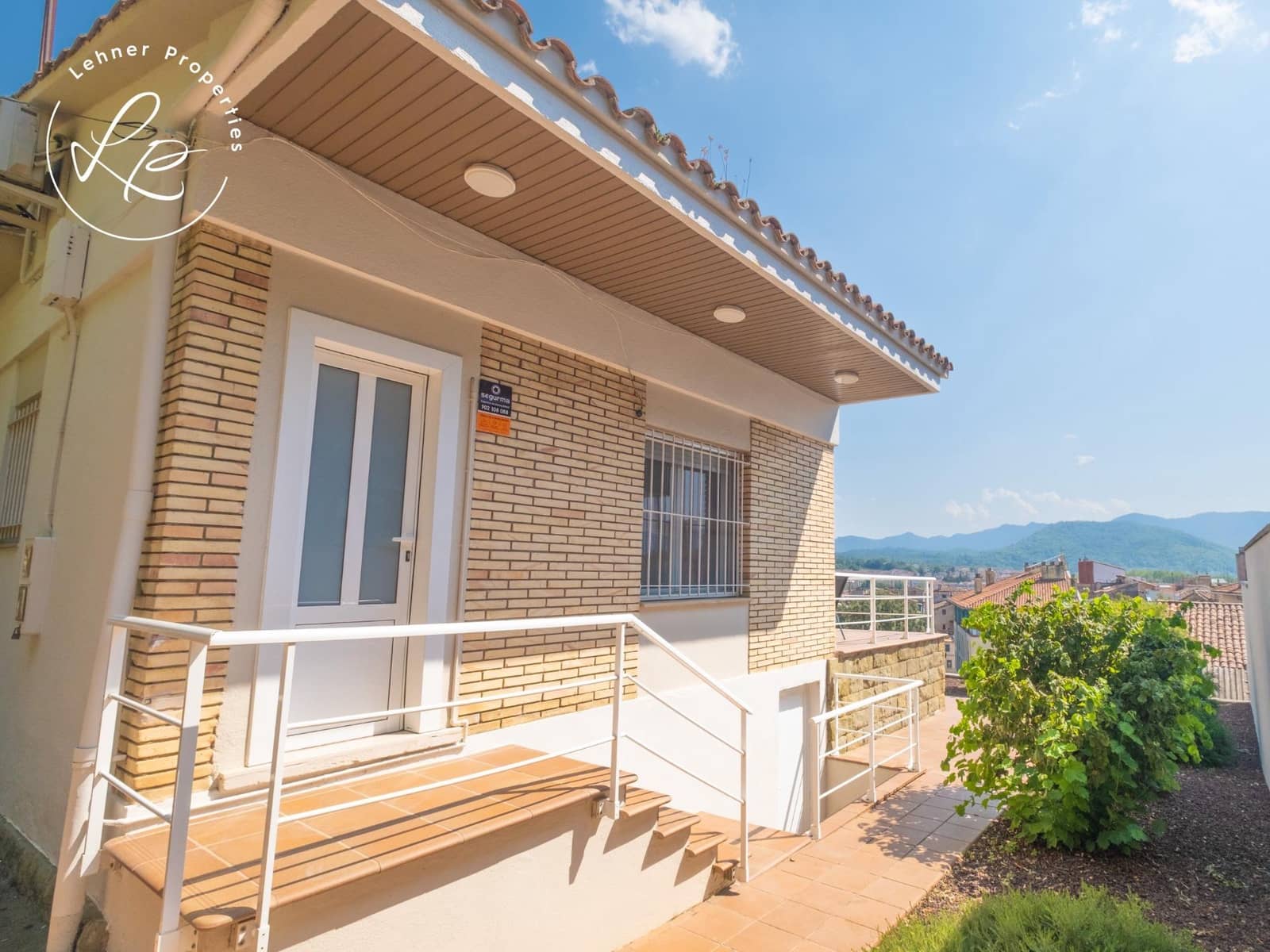 6 chambre Villa/Maison à vendre à Olot avec garage - 990 000 € (Ref: 10041144)
