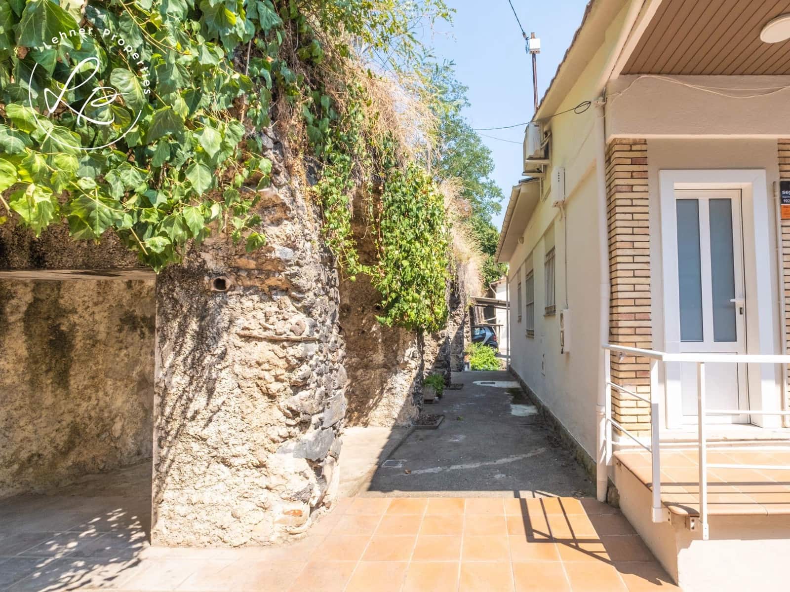 6 chambre Villa/Maison à vendre à Olot avec garage - 990 000 € (Ref: 10041144)
