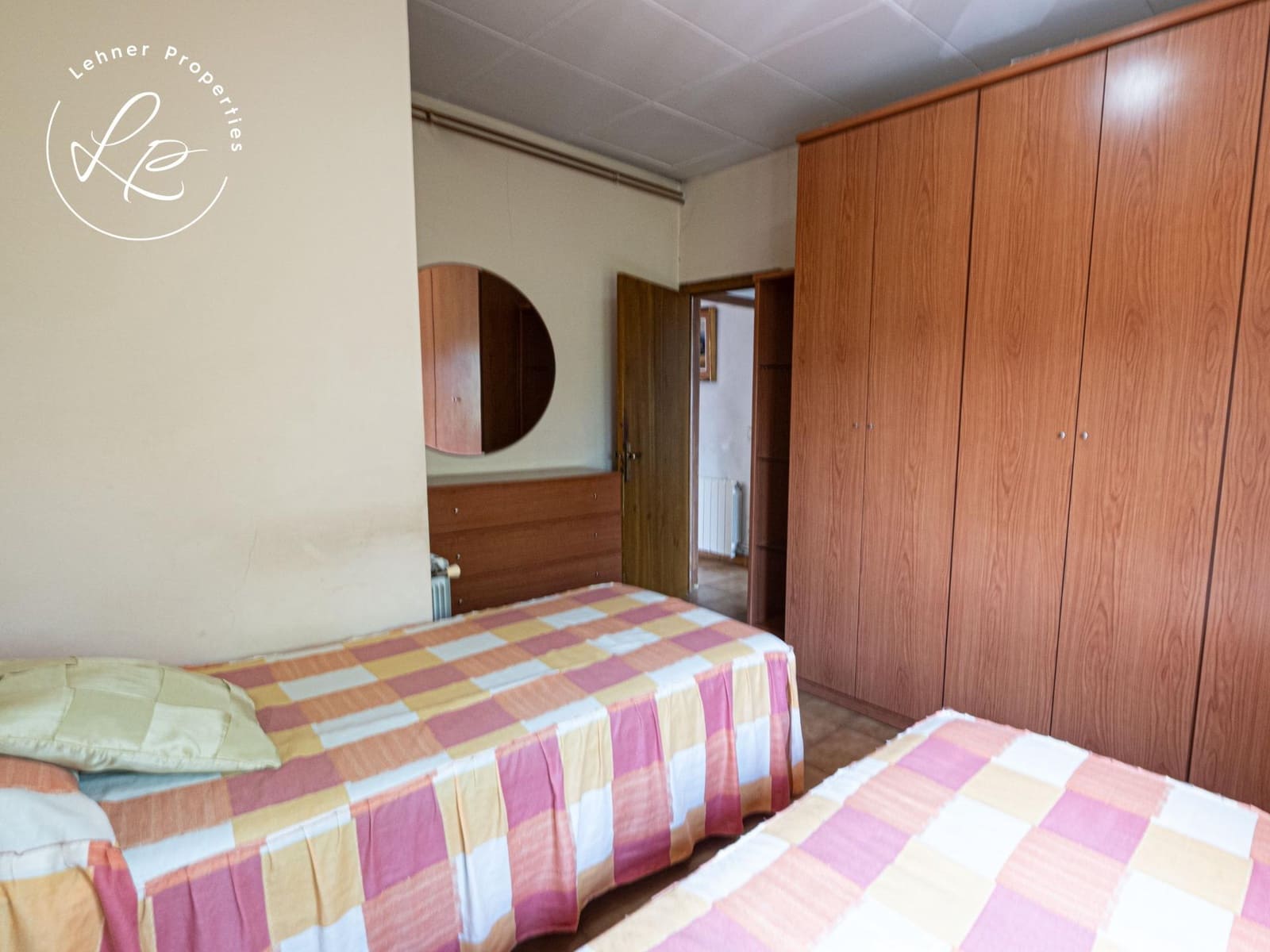 6 chambre Villa/Maison à vendre à Olot avec garage - 990 000 € (Ref: 10041144)