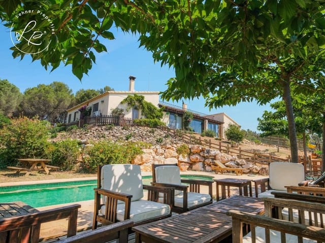 5 soveværelse Villa til salg i Garriguella med swimmingpool - € 750.000 (Ref: 6066103)