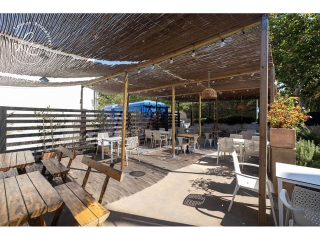 13 quarto Hotel para venda em Castelló d'Empúries - 750 000 € (Ref: 7972201)