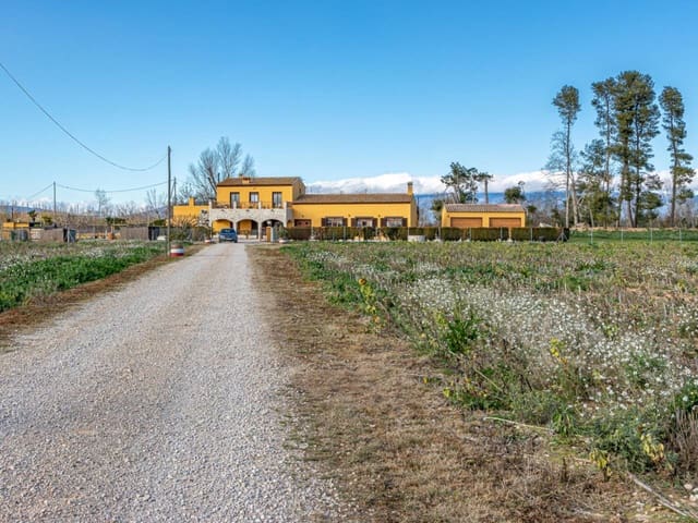 9 sypialnia Finka/Dom wiejski na sprzedaż w Peralada z garażem - 950 000 € (Ref: 8025231)